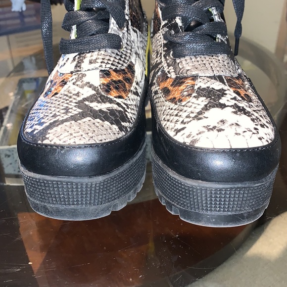 Leopard/snake skin boots w/box - Picture 4 of 4